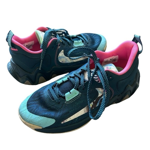 Nike Big Kid Giannis Immortality 2 Basketball Sneakers blue lace up size 5.5 - Picture 1 of 8